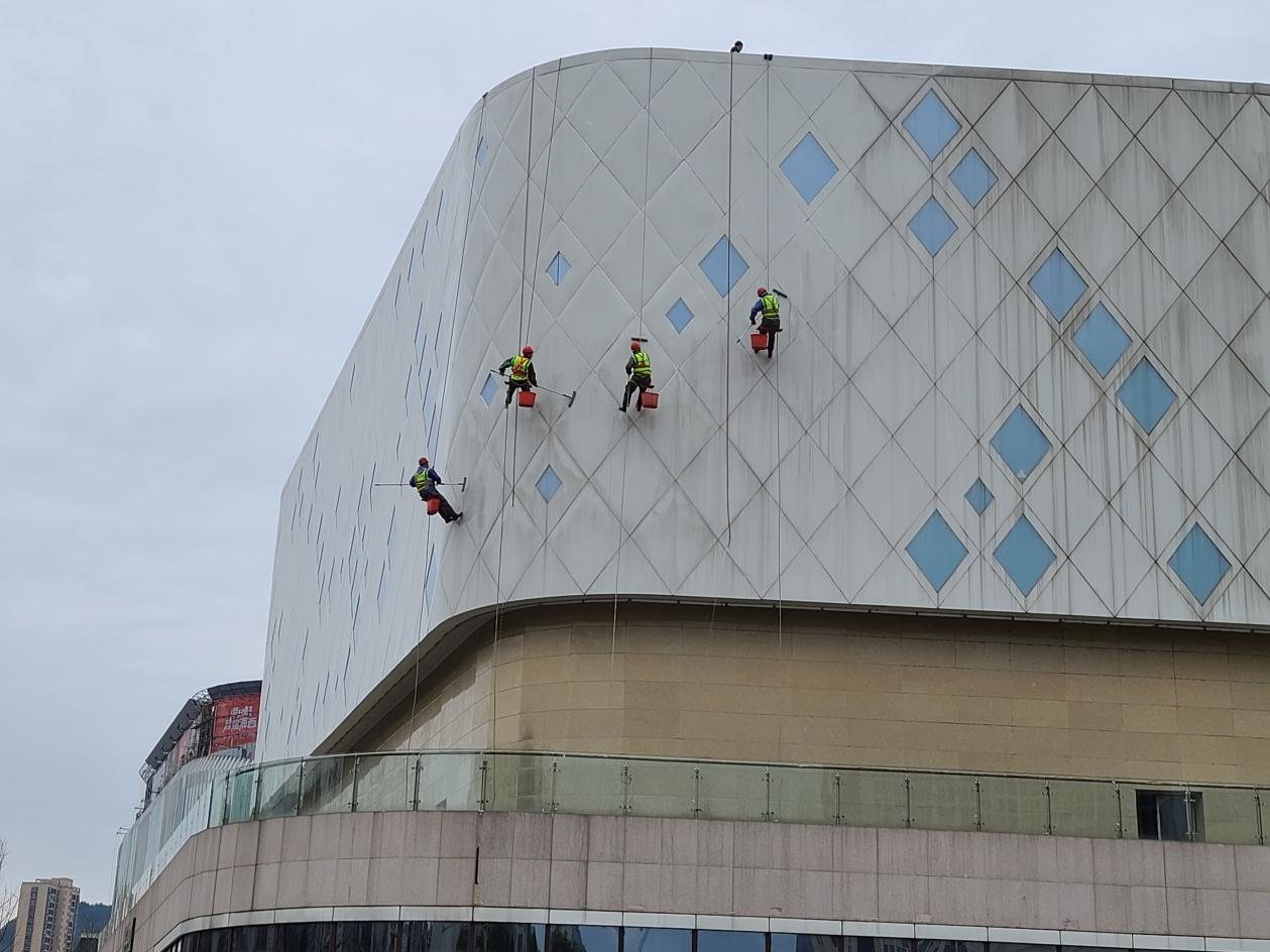 On site: high on the curved facade