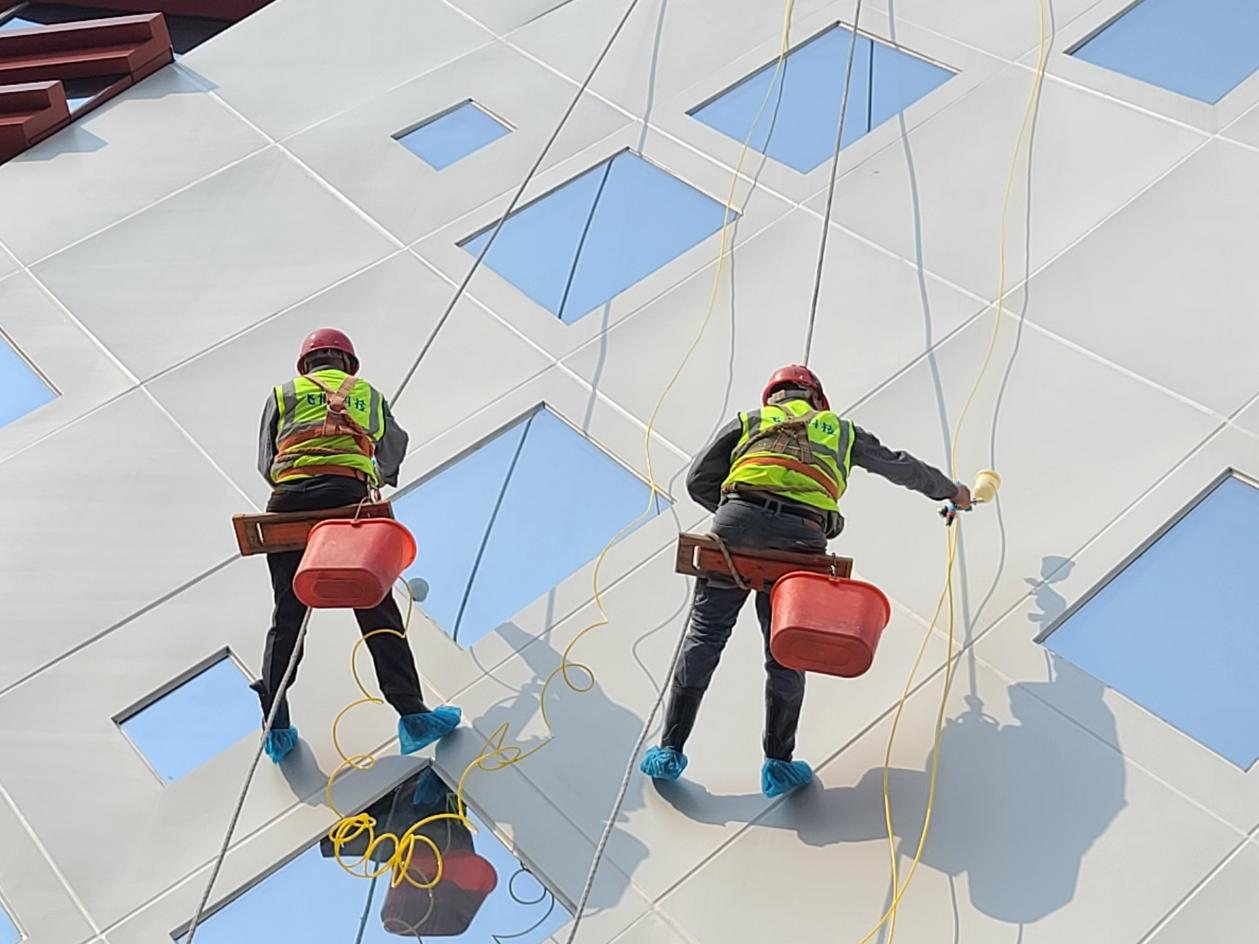 On site: spraying detail
